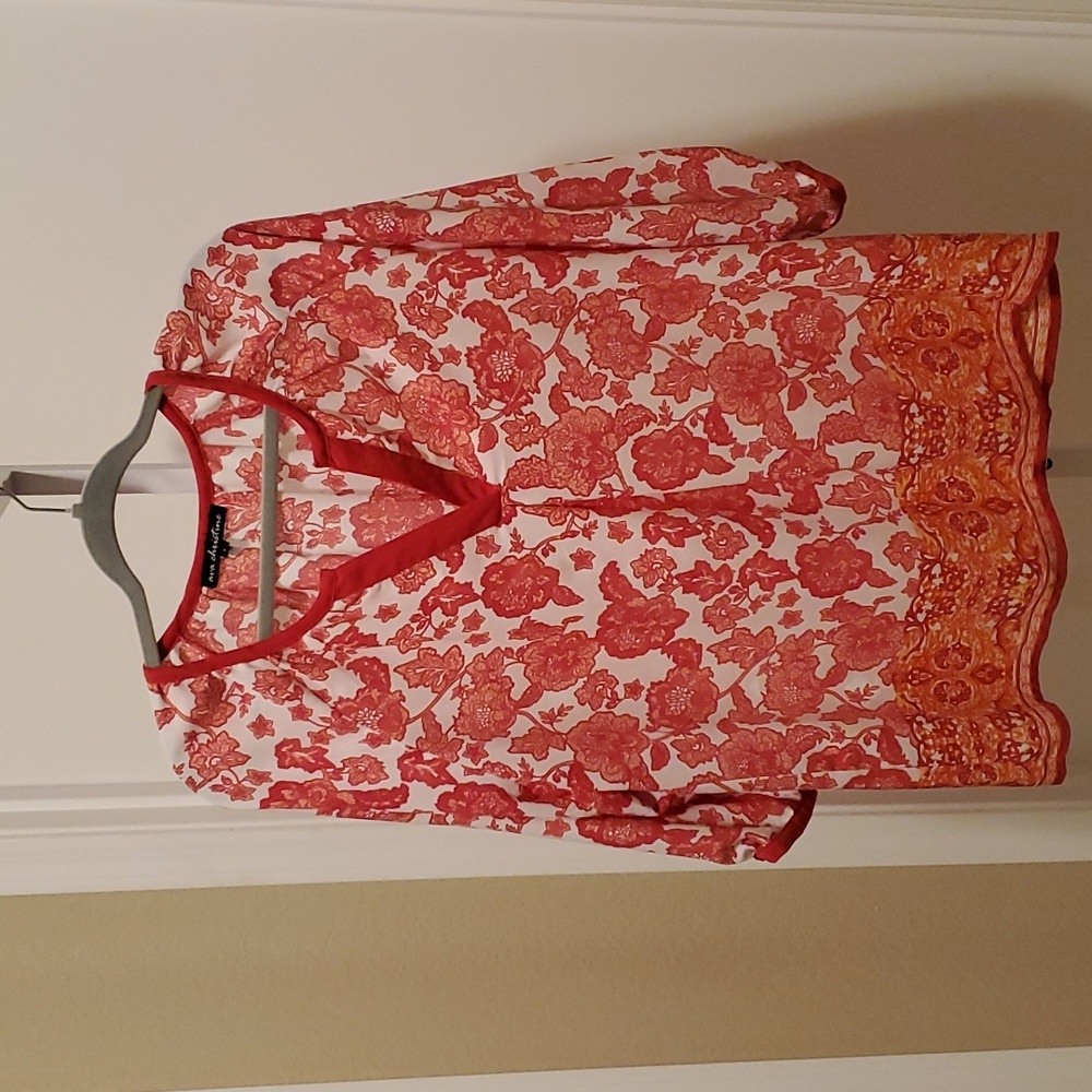 2. Tops - Eva Christine blouse with 3/4 length sleeve